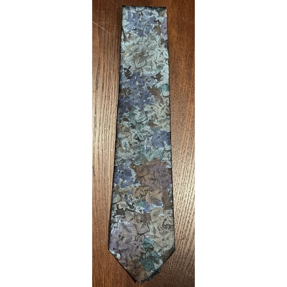 VINTAGE OSCAR DE LA RENTA Studio Muted Floral Necktie